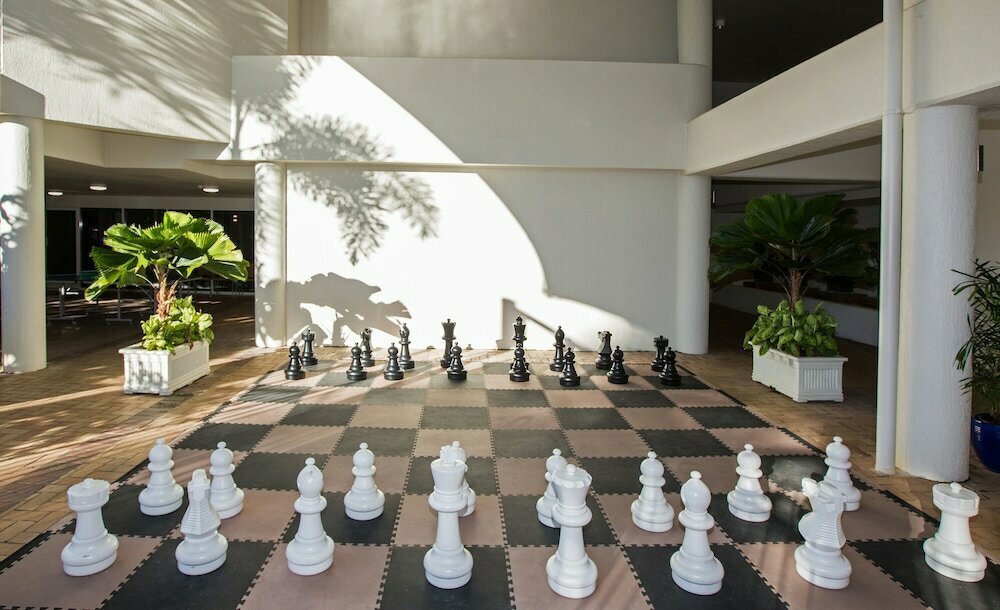 Shangri-La Hotel