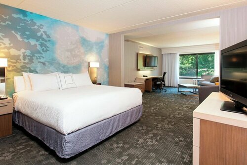 Courtyard Marriott Binghamton, Забронировать Отель Отели Вестали с бассейном, Бассейн