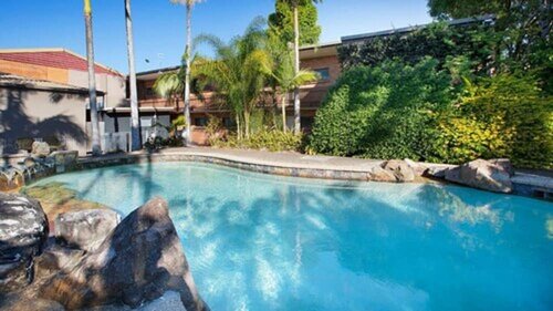 Villa Noosa Hotel, Забронировать Отель Отели Noosa с парковкой, Парковка