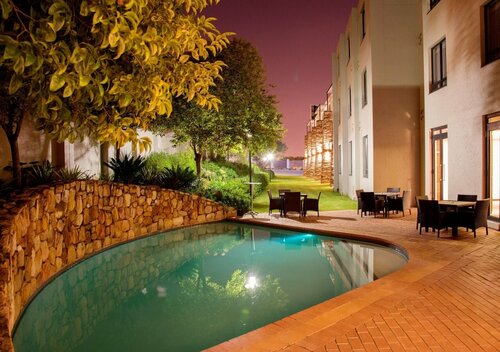 Premier Hotel Midrand, Rezerwuj Hotel Hotele w Midrand z Basenem, Basen