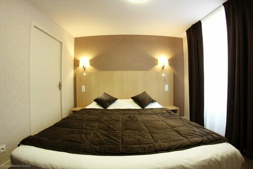 Hotel De L'Abbaye, Book Hotel Hoteller i Rhône-Alps med parkering, Parkering