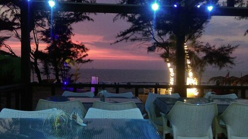 Shining Sand Beach Hotel, Забронировать Отель Бага Северный Гоа