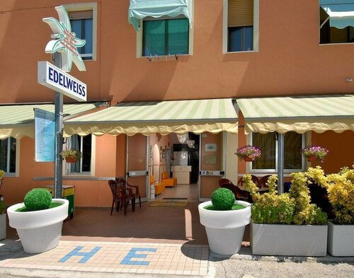 Hotel Edelweiss, Rezerwuj Hotel Hotele w Romagna ze śniadaniem, Śniadanie