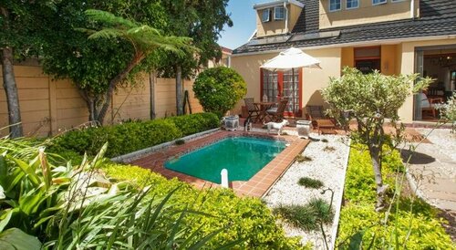 Zareba B&B Guest House, Забронировать Отель «постель и завтрак» Порт-Элизабет , рядом с Donkin Reserve
