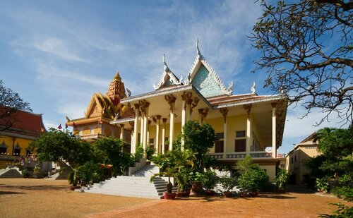 Saravoan Royal Palace, Buchen Sie Hotel Günstige Hotels in Kandal
