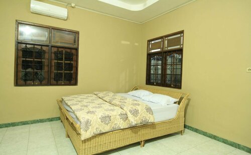 Bale Villa, Забронировать Вилла СПА-отели Матарам, рядом с Cakranegara Market, SPA-услуги