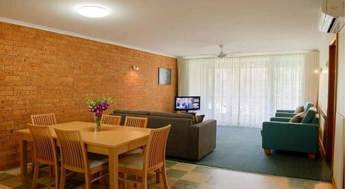 Vacation Village, Забронировать Отель Отели Порт-Маккуори 3 звезды, рядом с Музей Порт-Маккуори, 3*