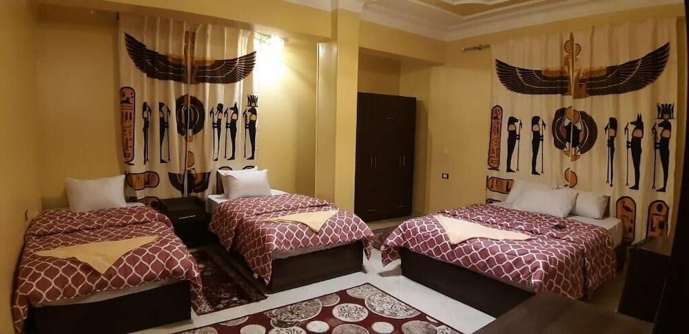 Bella Casa Pyramids Inn