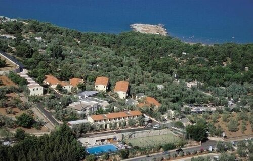 Villaggio Turistico Defensola, Varaa Lomakeskus Foresta Umbra lomakohteet, Lomakeskus