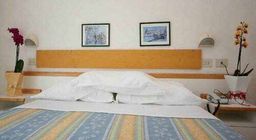 Hotel Eden B&B, Забронировать Отель Каттолика Побережье Римини