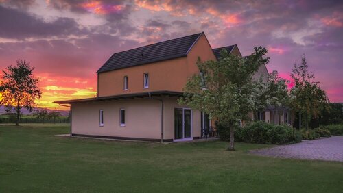 Eurostrand Resort Moseltal, Забронировать Курортный отель Лайвен Trier-Saarburg