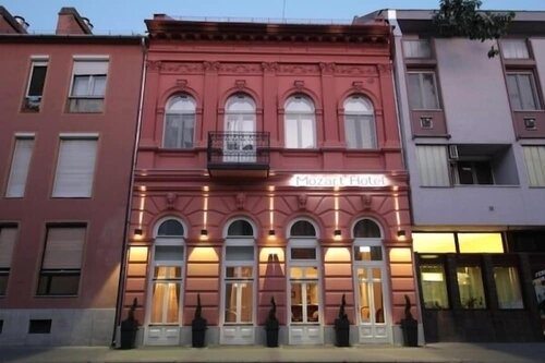 Mozart Hotel, Забронировать Отель Отели Сегеда 4 звезды, рядом с New Synagogue, 4*