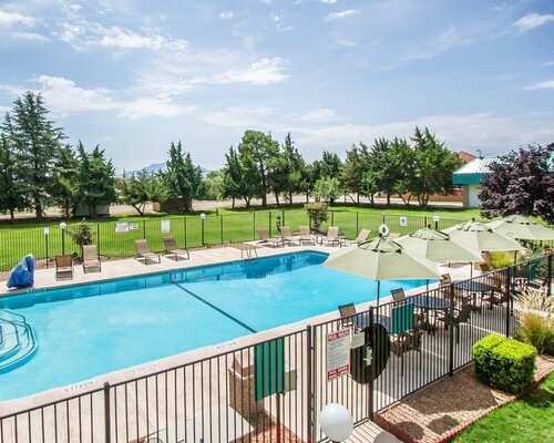 Quality Inn Deming, Забронировать Отель Отели Демиг с бассейном, Бассейн