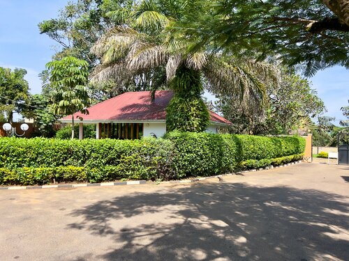 Sunset Hotel Entebbe, Book Hotel Entebbe Amagoro A Central