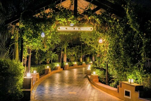 Отель Sun Hotel and Resort, Забронировать Курортный отель Отели Абу-Роуд с парковкой, Парковка