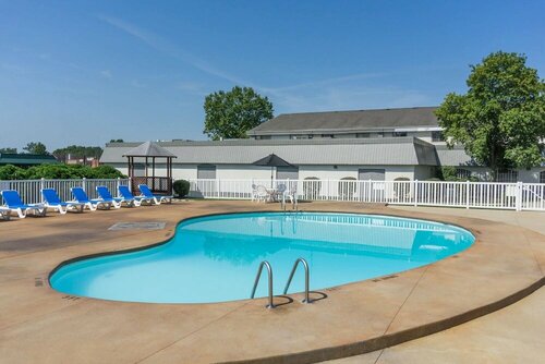Days Inn by Wyndham Columbus East Airport, Забронировать Отель Рейнолдсберг штат Огайо
