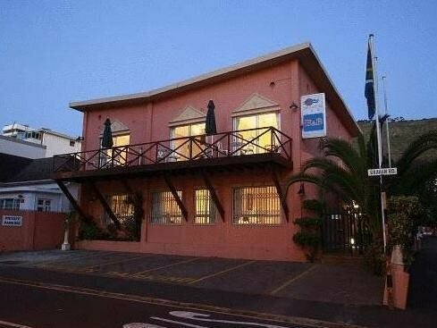Spring Tide Inn By Ctha, Забронировать Отель Си-Пойнт Кейптаун, рядом с MyCiTi Station Queens Beach