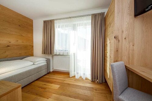 Hotel Garni Morene, Забронировать Отель Отели Сельва-ди-Валь-Гардена 3 звезды, рядом с Подъемник 29 Чампиной 2254м, 3*