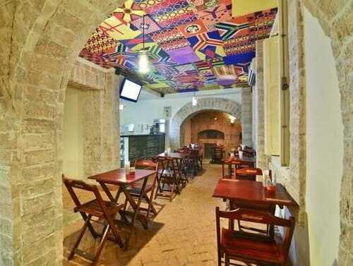 Meiai Hostel, Забронировать Хостел Отели Рио-де-Жанейро с парковкой, рядом с Casa &amp; Gourmet Shopping, Парковка