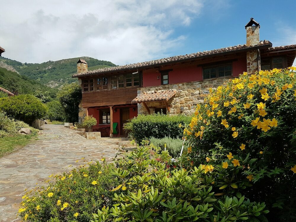 Casas de Aldea Valle de Bueida