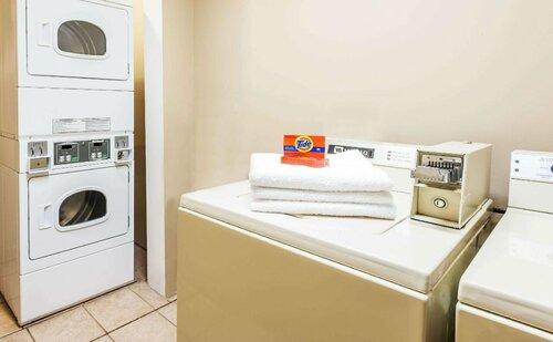Super 8 by Wyndham Edmonton South, Book Hotel Northwest Edmonton Edmonton