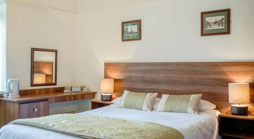 The Yenton Hotel
