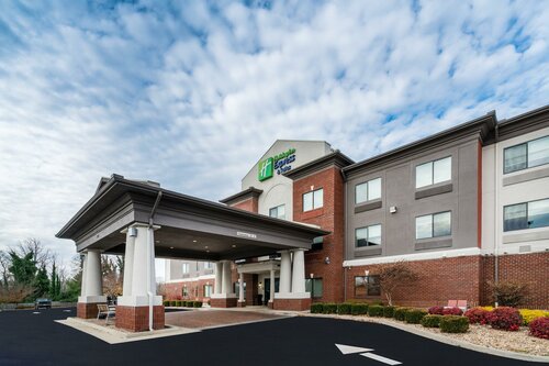 Holiday Inn Express & Suites Rocky Mount Smith Mountain Lake, Book Hotel Hoteller i Virginia med parkering, Parkering