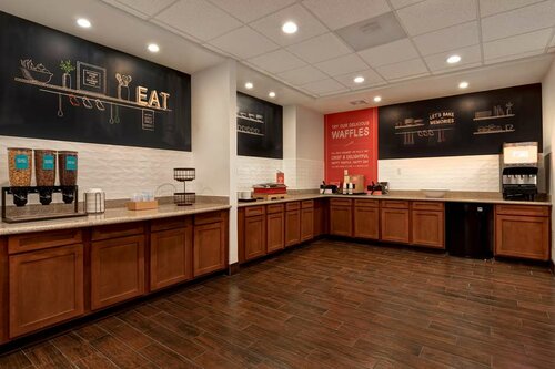 Hampton Inn & Suites Rohnert Park - Sonoma County, Забронировать Отель Ронерт-Парк Sonoma County, рядом с Семейный развлекательный центр Scandia