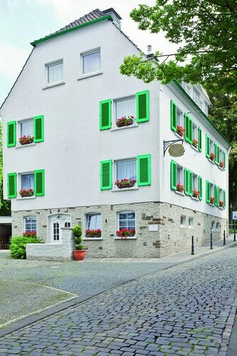 Hotel Gräfrather Hof, Забронировать Отель Золинген Северный Рейн-Вестфалия