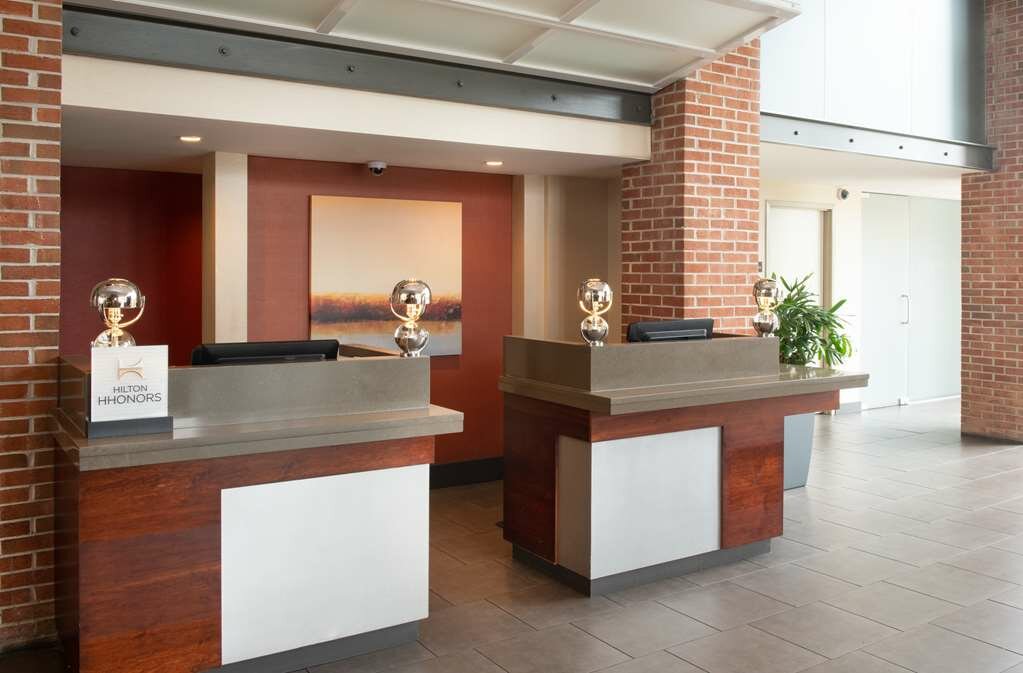 DoubleTree by Hilton Hotel & Suites Charleston Airport