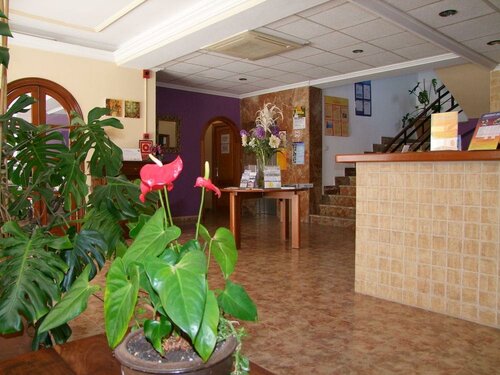 Hostal Tarba, Book Hotel Hoteller i Islas Baleares med parkering, Parkering
