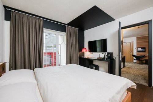 Lindenhof Pure Luxury & Spa DolceVita Resort, Забронировать Курортный отель Отели в центре Натурно, в центре