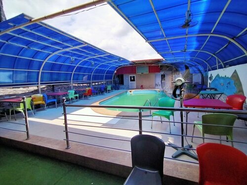 Laps New World Hotel, Rezerwuj Hotel Hotele w Bwari z Basenem, Basen