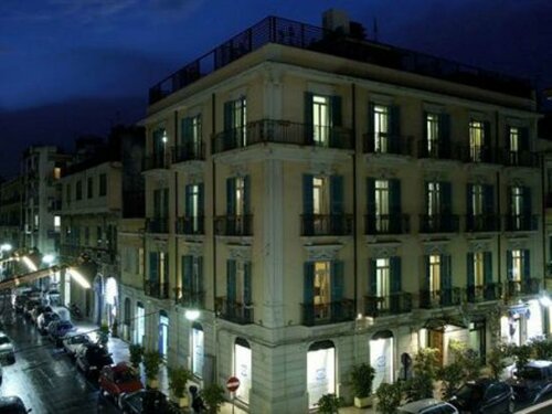 Hotel La Residenza, Забронировать Отель Отели и гостиницы Мессины, рядом с Порт Мессины, Отель