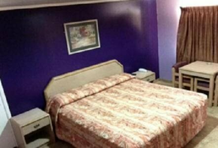 Rodeway Inn Palestine