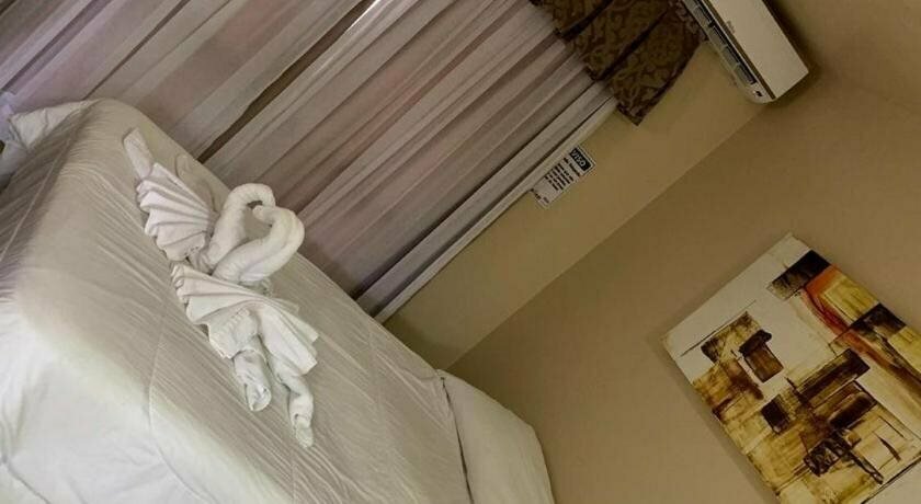 Luzzy Hotel