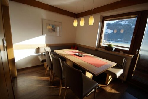 Appartement Gästehaus Aloisia, Book Lejlighed Hoteller i Tyrol med parkering, Parkering