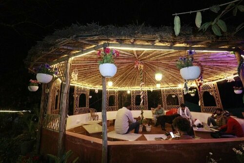 Goroomgo Aman Rishikesh, Забронировать Отель Отели Ришикеш с парковкой, Парковка