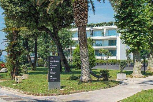 Hotel & Resort Tre Fontane Luxury, Buchen Sie Resort Portici Kampanien