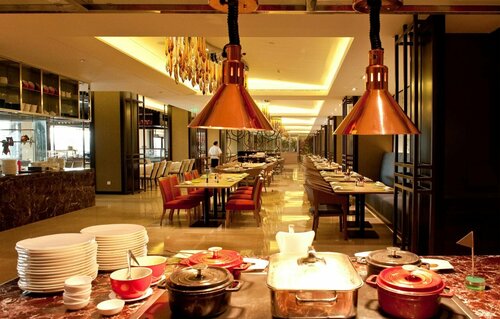 Crowne Plaza Shanghai Anting-20 Minutes drive to National Exhibition and Convention Center & 15 Minutes drive to F1, Забронировать Отель Цзядин район Шанхая