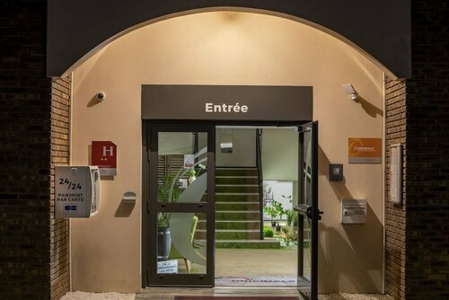 Hôtel The Originals Access, Bourges Nord Saint-Doulchard, Reserva ahora Hotel Hoteles en Centro con aparcamiento, Aparcamiento