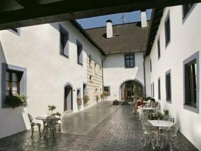 Rožmberský dvůr, Забронировать Отель Отели Чески-Крумлов с завтраком, рядом с Minorite Monastery, Завтраки