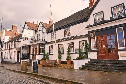 The White Horse - A Heartwood Inn, Забронировать Отель Доркинг Суррей Хиллс, рядом с Холм Бокс-хилл