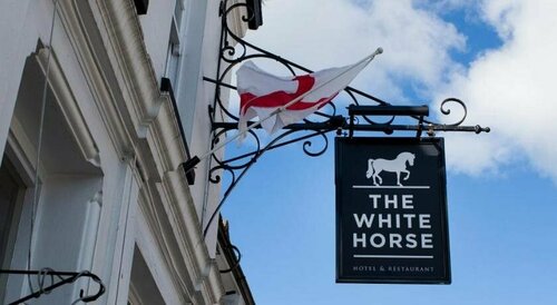 The White Horse Hotel, Забронировать Отель Отели Сторрингтон 3 звезды, 3*
