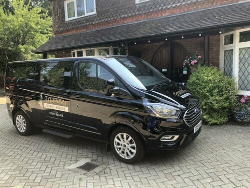 Trumbles Gatwick B&B, Peaceful Stay with Parking & Easy Airport Access, Забронировать Отель «постель и завтрак» Отели Исторического графства Суссекса 4 звезды, 4*