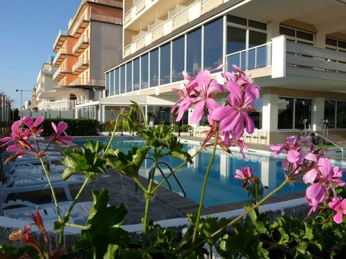 Hotel Benini, Забронировать Отель Отели Червия 4 звезды, 4*