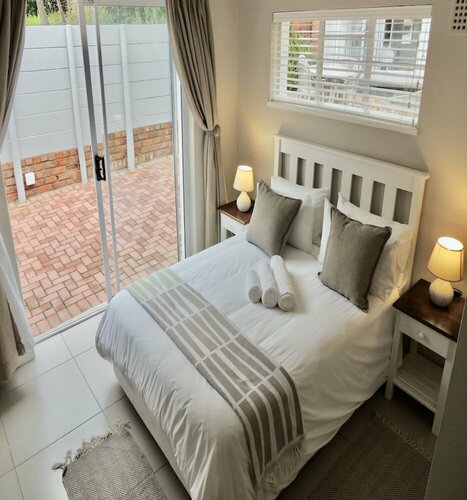 La Mer Guesthouse, Забронировать Отель СПА-отели Порт-Элизабет, SPA-услуги