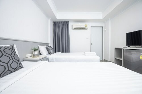 Chaipat Hotel, Забронировать Отель Отели Khon Kaen Province с парковкой, Парковка
