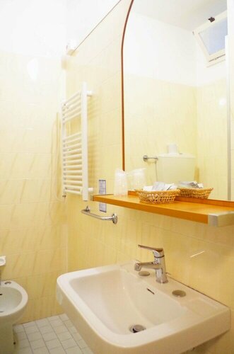 Hotel Vergilius, Забронировать Отель Риччоне Побережье Римини