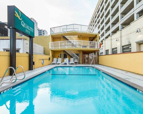 Quality Inn Sacramento Convention Center, Забронировать Отель Отели Сакраменто с бассейном, рядом с Fox &amp; Goose Public House, Бассейн